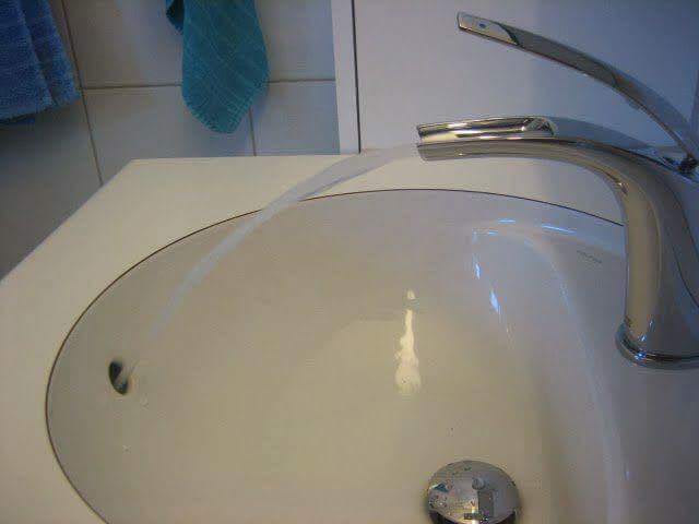 the perfect sink doesn't exi..., water goes directly into overflow drain