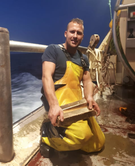fisherman pulled up two bars of gold in his net