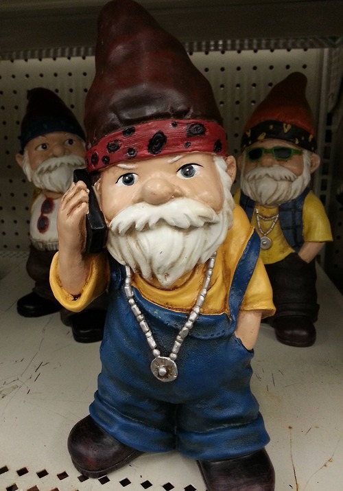 gnome, gangsta, cell phone, bling, chain, wtf, lol