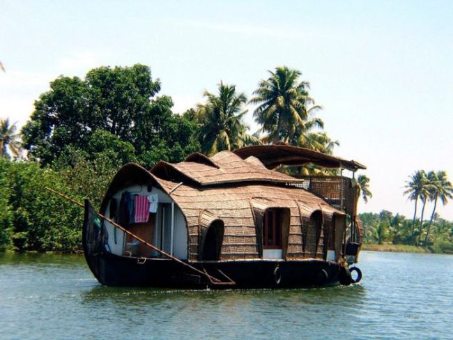 cool roofed boat home