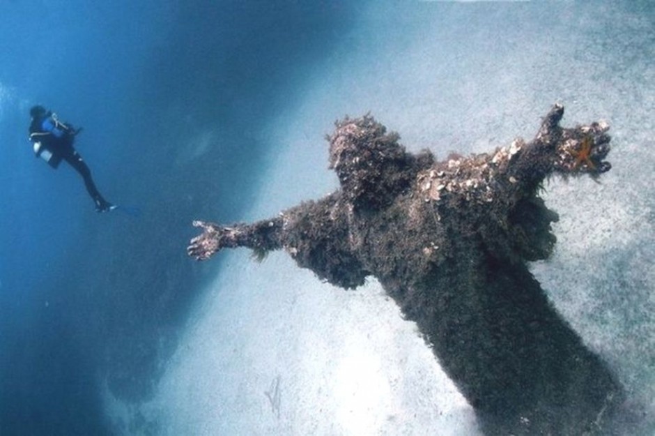 christ, under water, statue, cool, beautiful places