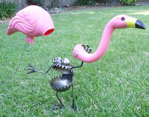 lawn flamingo, monstrer, headless, wtf