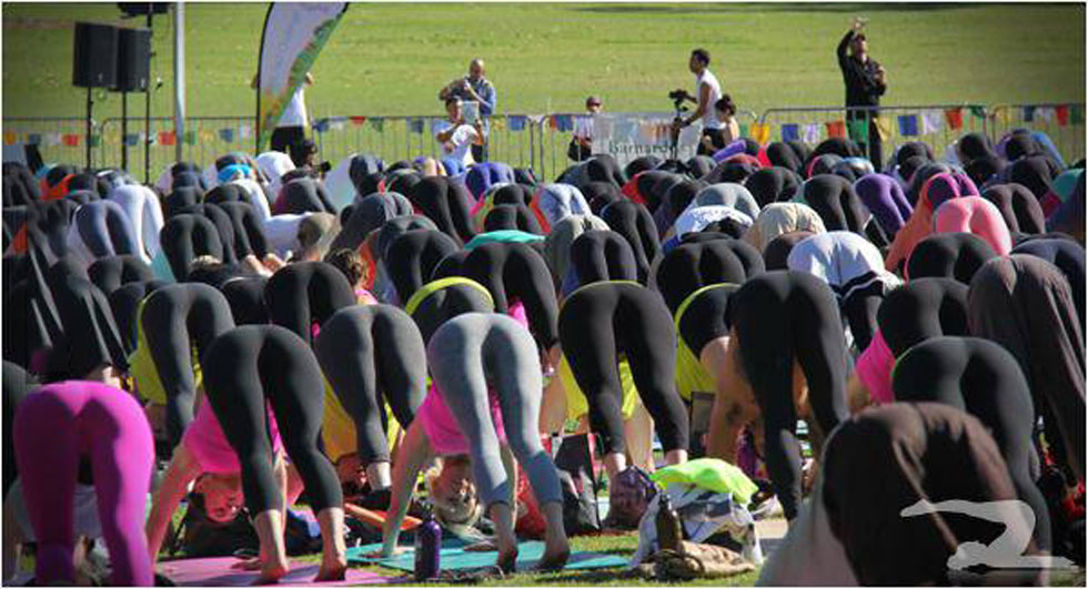 yoga, ass, lol, photo, women, crowd, butt in the air