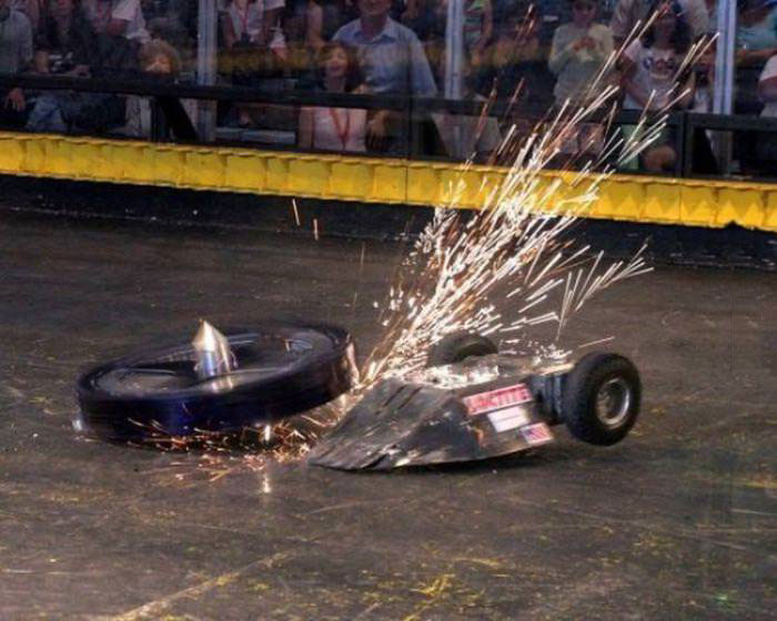 robot wars, fighting, sparks