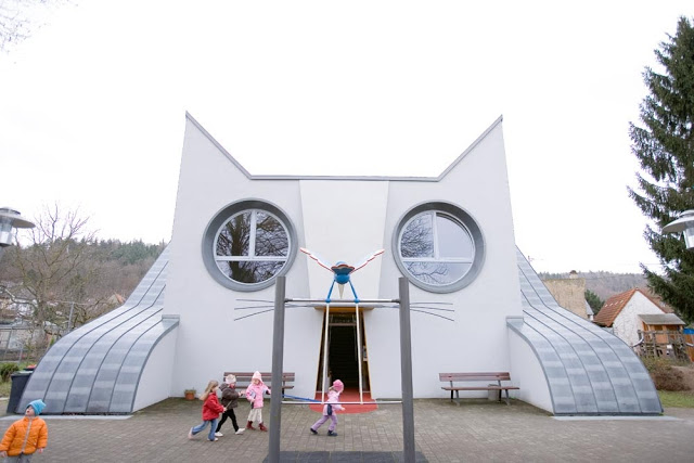 cat house, wtf, architecture