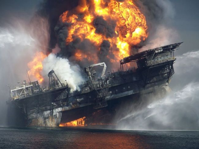oil rig, fire, sinking, intense