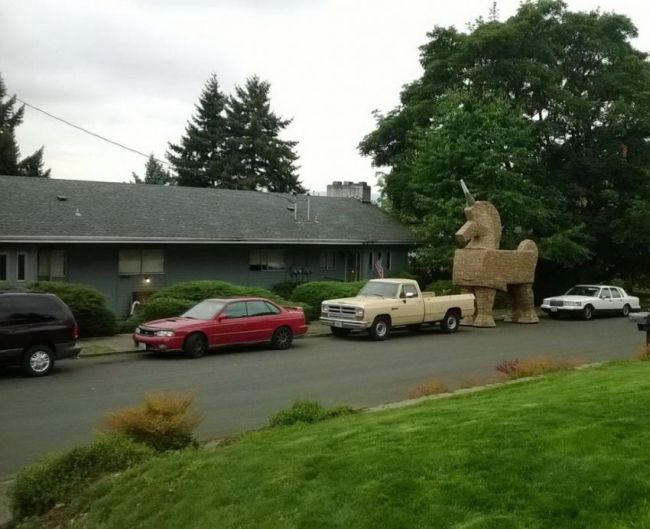 trojan horse, parked cars, wtf
