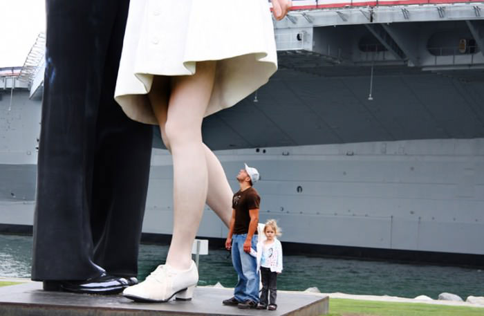 giant statue, art, looking up dress, lol