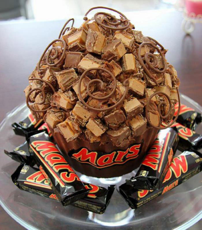cake, mars bars, chocolate, caramel