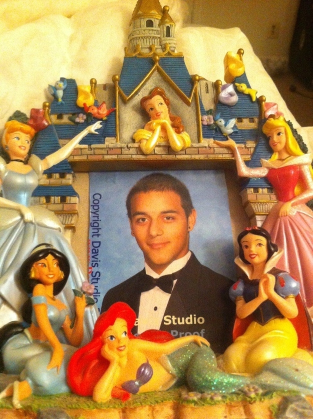 the parents that made their son’s senior picture awesome