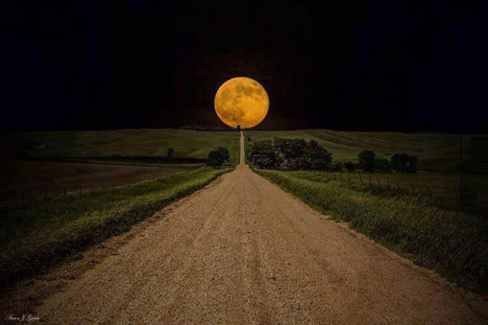 road to the moon, perspective, photography