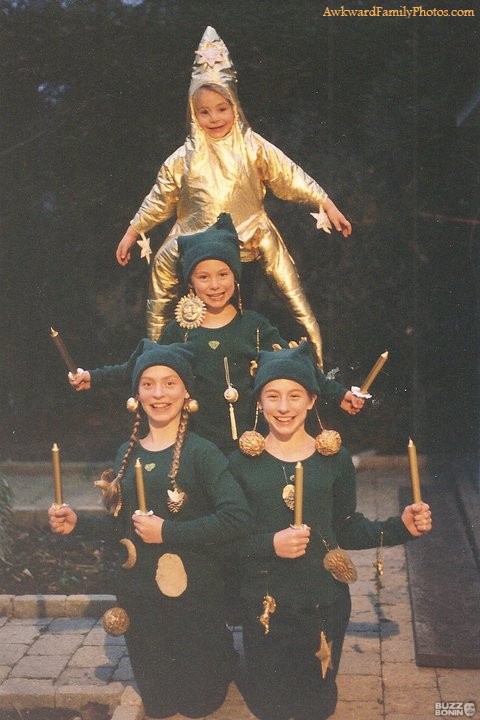 awkward family photos, christmas tree of children