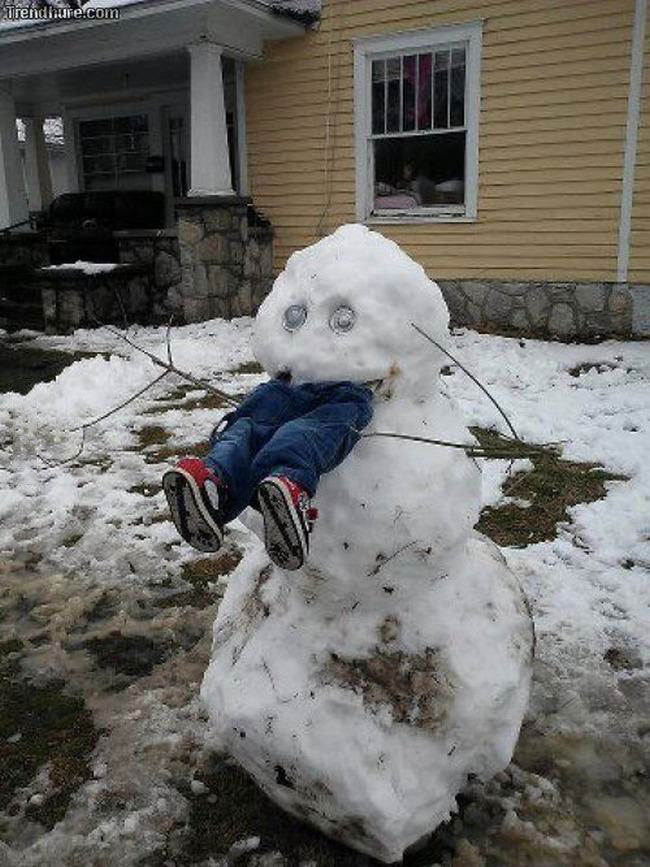 snowman eating a kid, lol