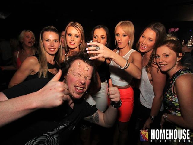 double photobomb, drink in face, lol, girls