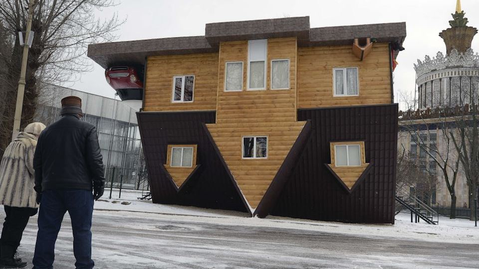 architecture, the upside down house, wtf