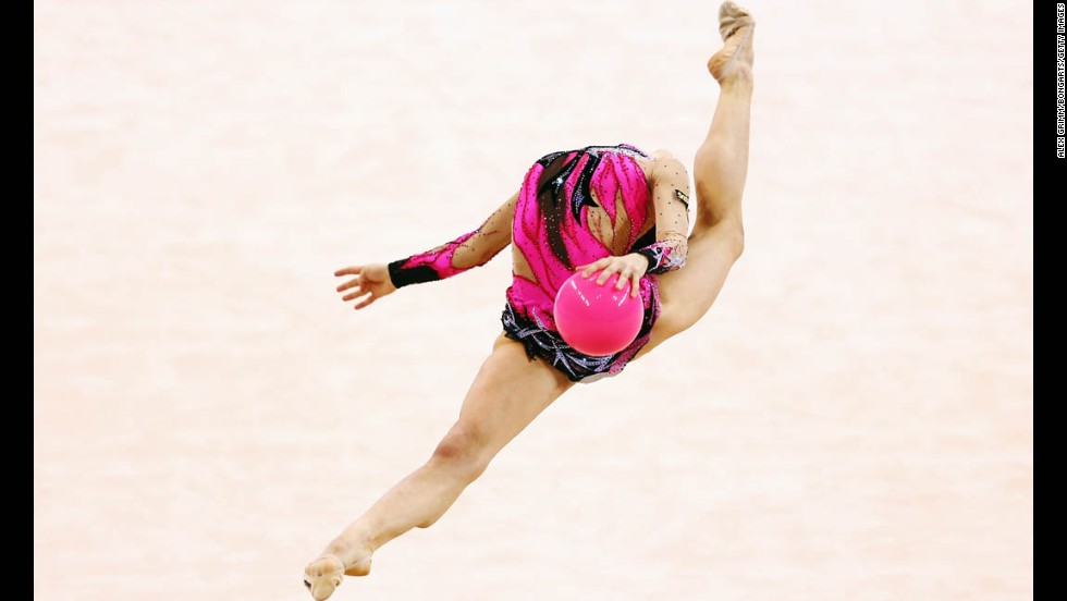 headless gymnast on the floor, timing, sports