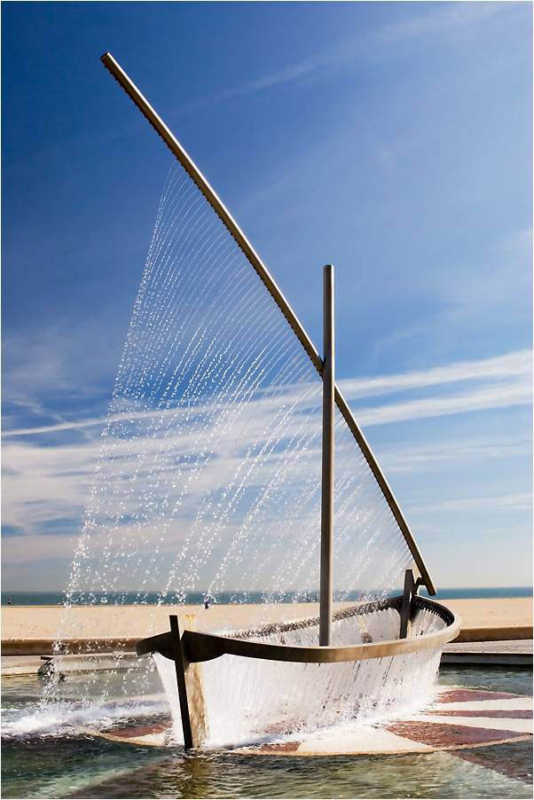 awesome fountain boat