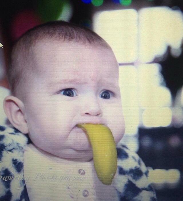 baby's first pickle slice, funny face