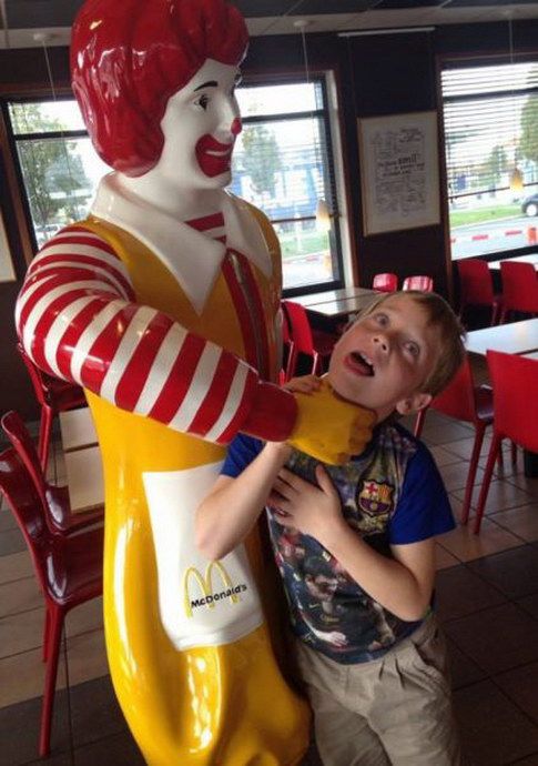 ronald mcdonald is sick of your shit, statue violence irl