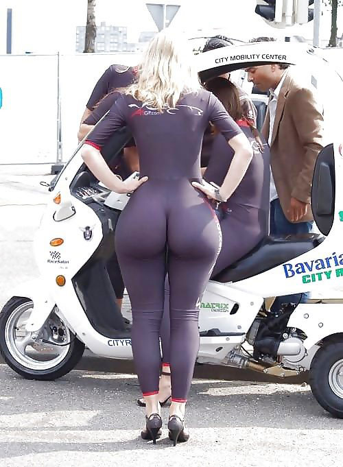 dat ass, girl with huge butt wearing skin tight tights