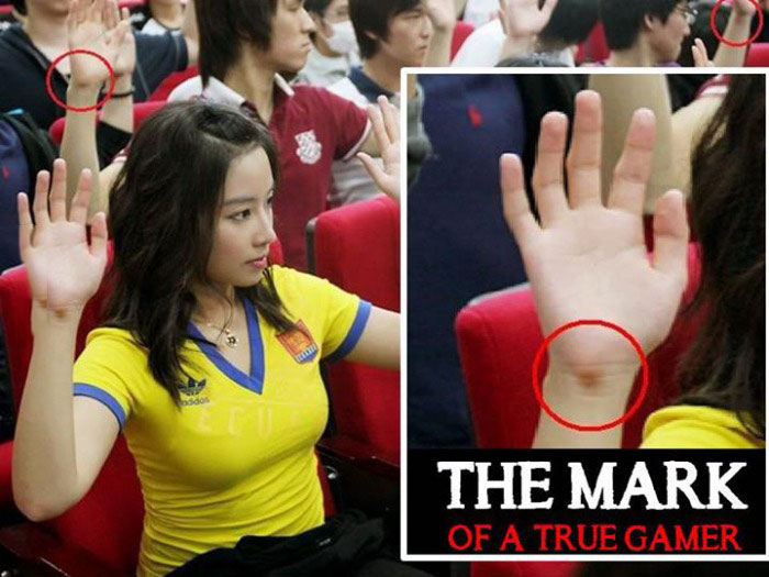 the mark of a true gamer, wrist callous