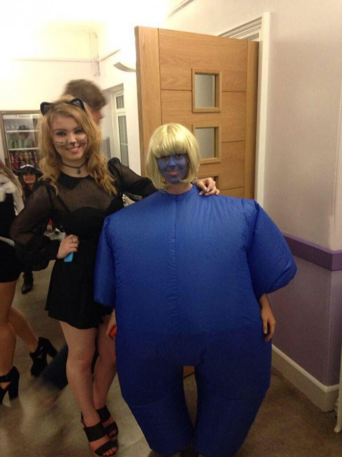 there are two kinds of girls in this world, halloween costumes