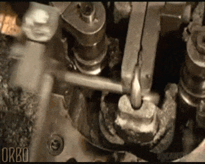 perfectly looped gif of chain being made from straight metal cylinders