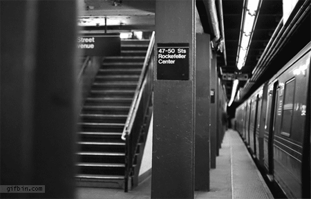 can you tell if this train arriving or leaving?