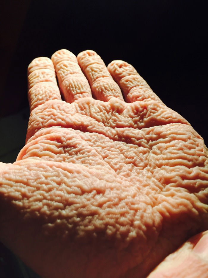 wrinkled-hand-skin-justpost-virtually-entertaining