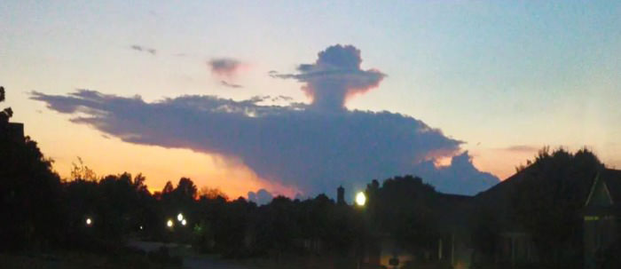 this cloud looks like a star destroyer from star wars