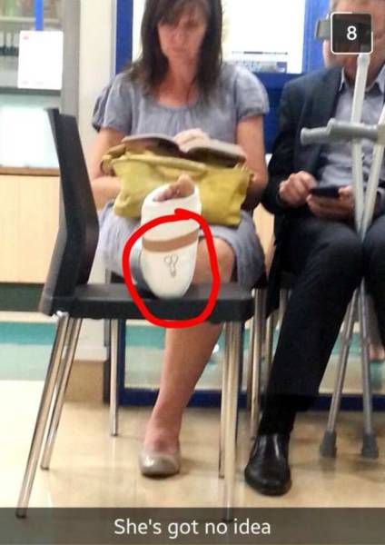she's got no idea, dick drawing on bottom of leg cast