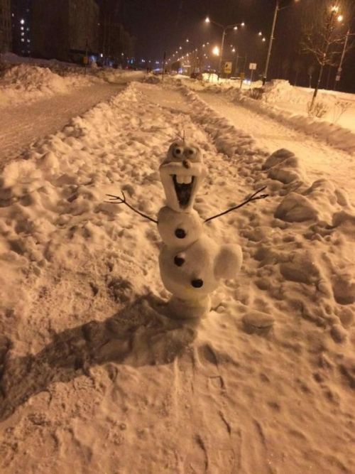 goofy looking snow man