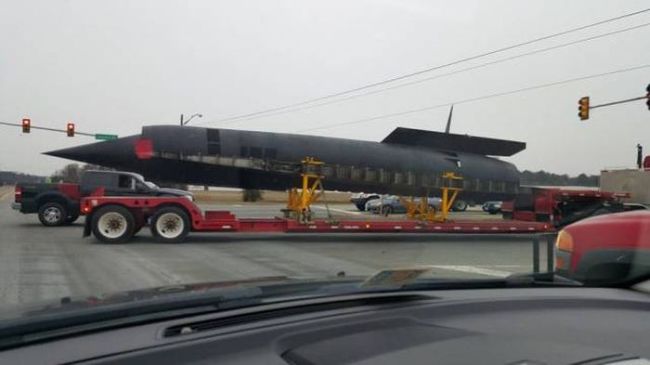 secret missile being transported not so secretly