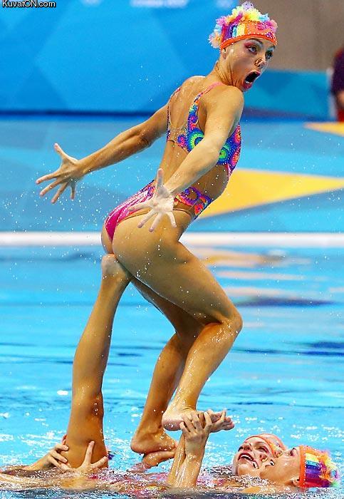 synchronized swimming blooper