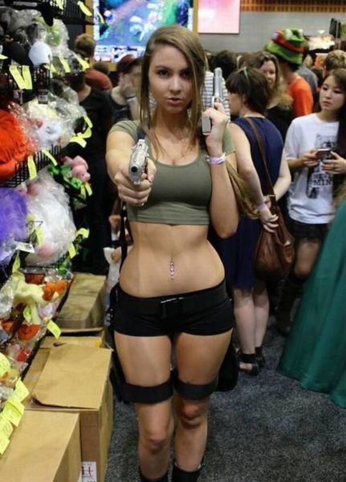 sexy lara croft cosplay