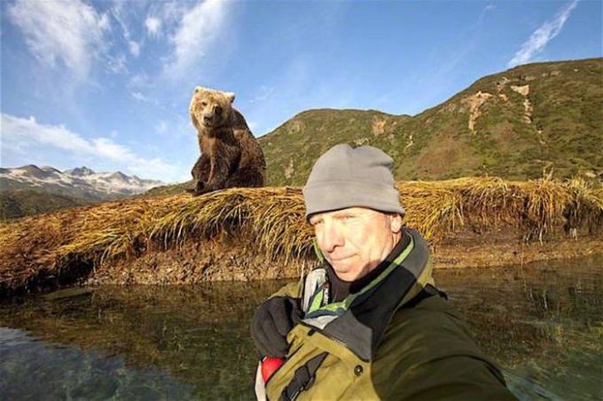 selfie with the grizzly