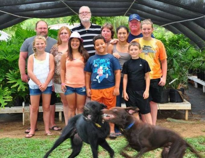 family photos catches evil dog