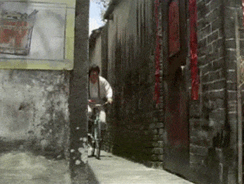 jackie chan clever with delivery door during bike chase