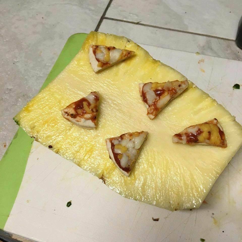 pizza pineapple, wtf